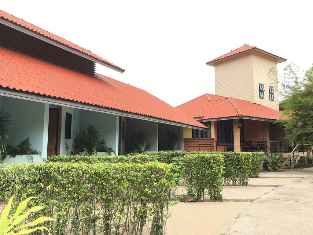 Tanisa Resort Chumphon Exterior foto